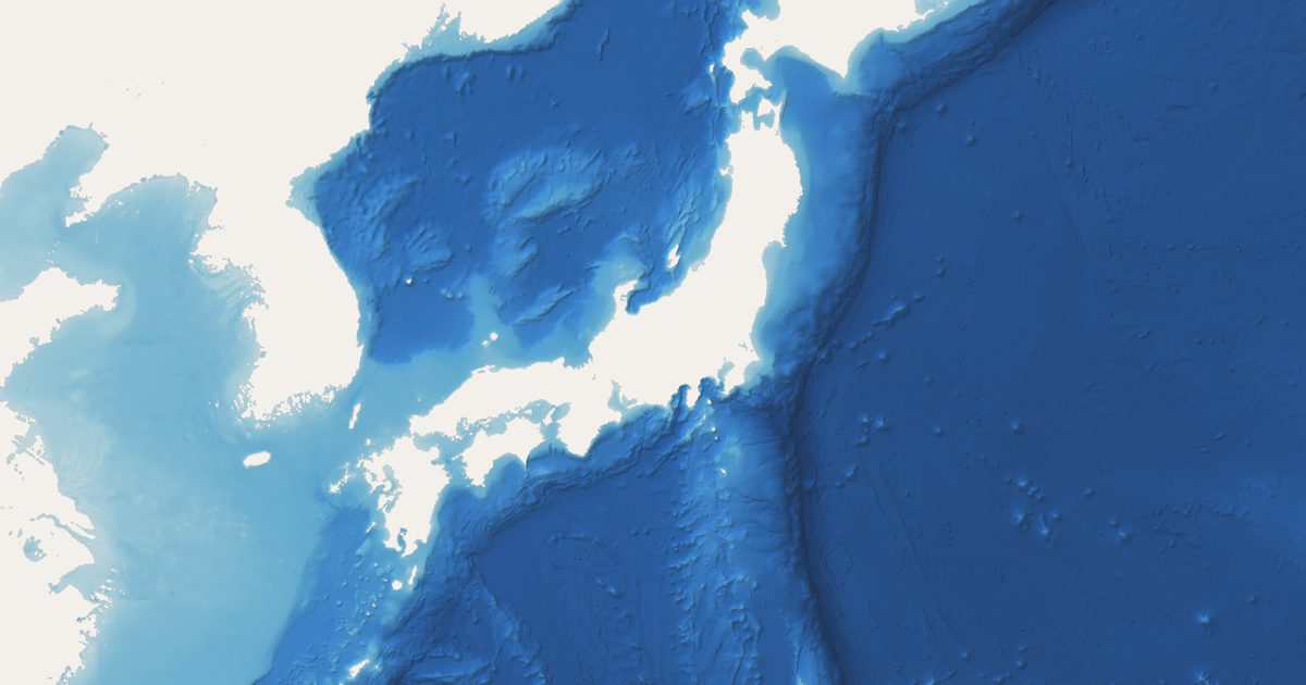 日本周辺の海底地形（GEBCO）を陰影つきで表示した Web 版の地図